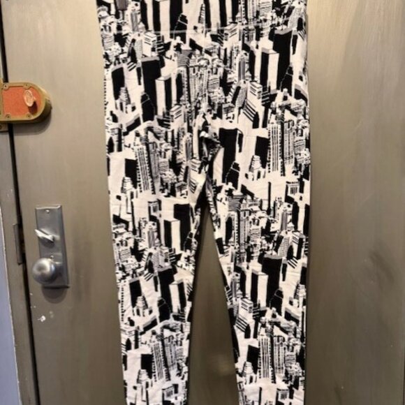 Mixit Electric Avenue Print Cotton Leggings - NWT - Size Medium - Picture 4 of 16